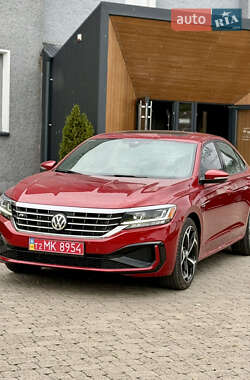Седан Volkswagen Passat 2022 в 