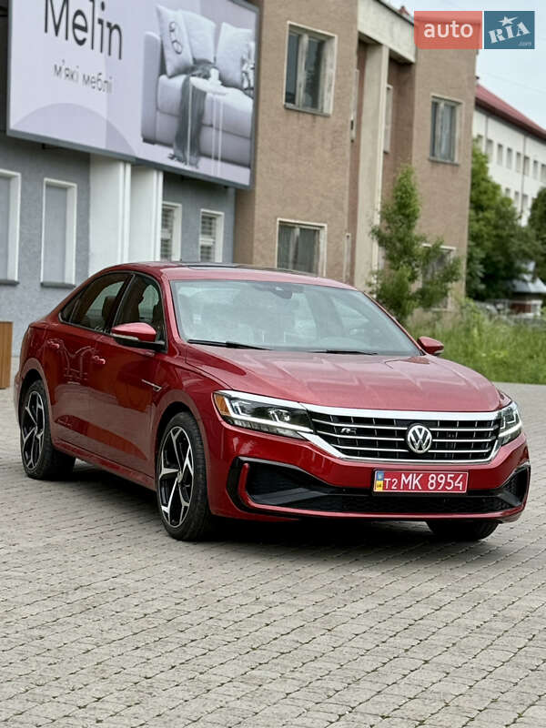 Седан Volkswagen Passat 2022 в Коломые