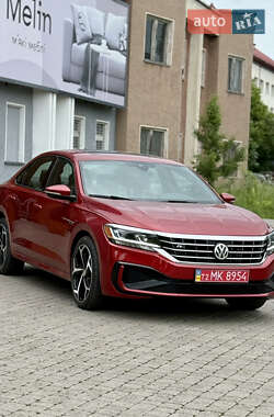 Седан Volkswagen Passat 2022 в 