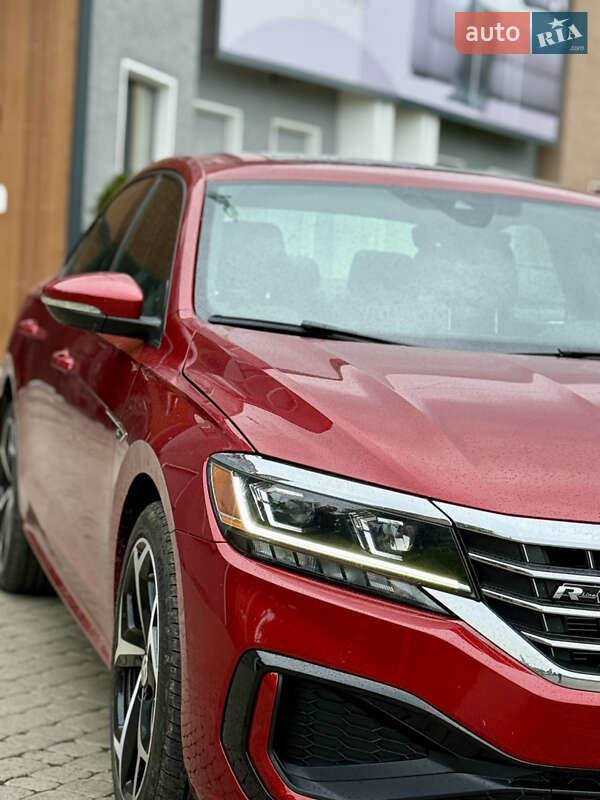 Седан Volkswagen Passat 2022 в Коломые