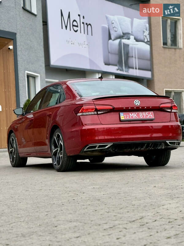Седан Volkswagen Passat 2022 в Коломые