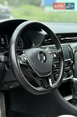 Седан Volkswagen Passat 2022 в 