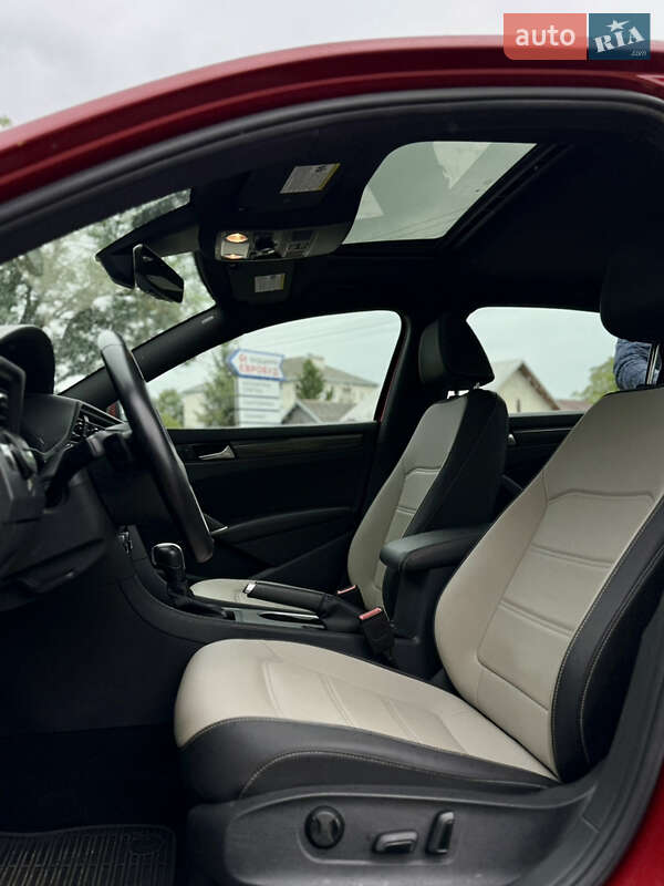 Седан Volkswagen Passat 2022 в Коломые