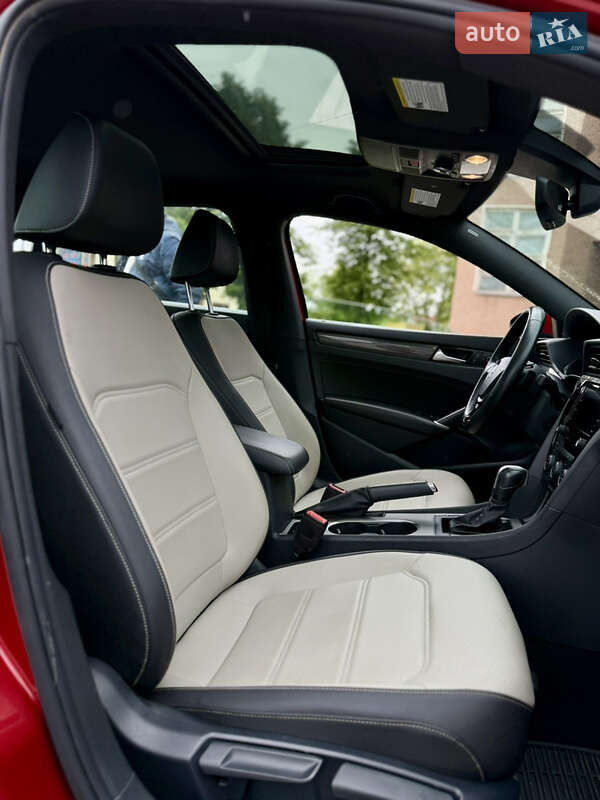 Седан Volkswagen Passat 2022 в Коломые