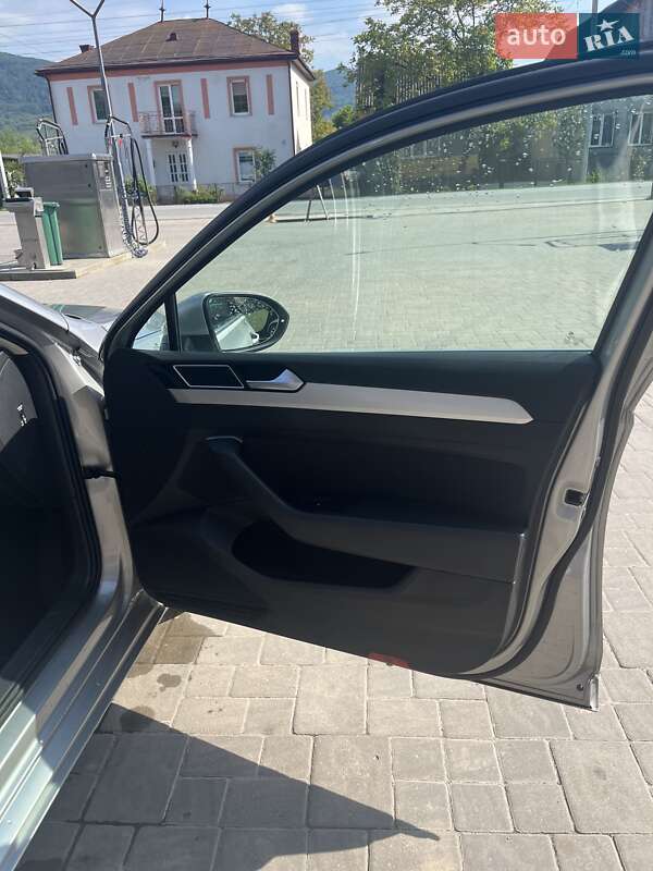 Универсал Volkswagen Passat 2015 в Ужгороде фото 12 Универсал Volkswagen Passat 2015 в Ужгороде