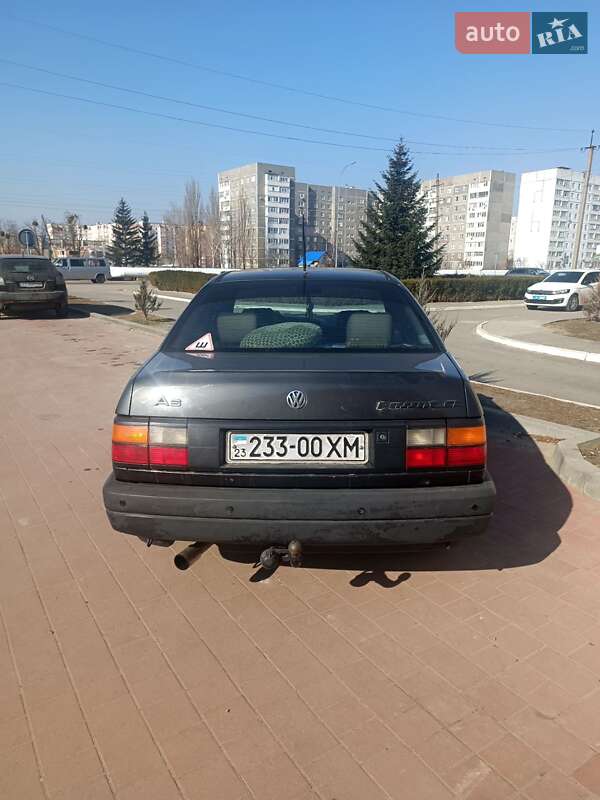 Седан Volkswagen Passat 1989 в Нетішині