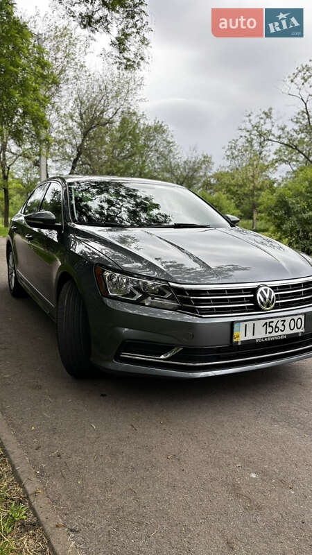 Седан Volkswagen Passat 2016 в 
