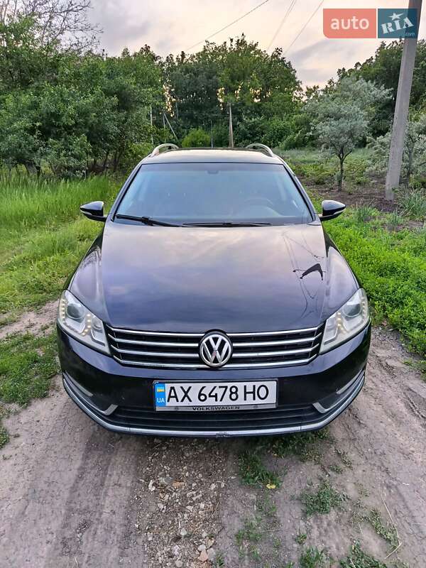 Універсал Volkswagen Passat 2011 в Лозовій