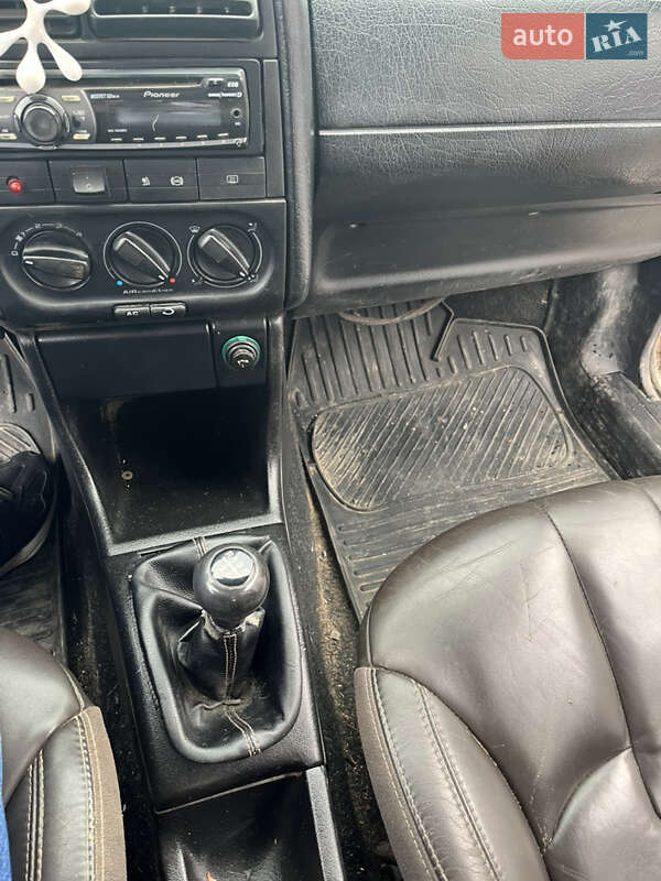 Універсал Volkswagen Passat 1994 в Києві