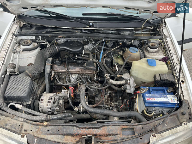 Універсал Volkswagen Passat 1994 в Києві