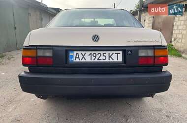 Седан Volkswagen Passat 1989 в 