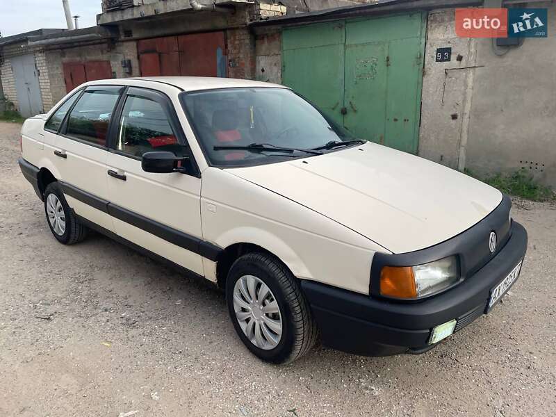 Седан Volkswagen Passat 1989 в 