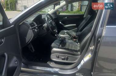 Седан Volkswagen Passat 2015 в 