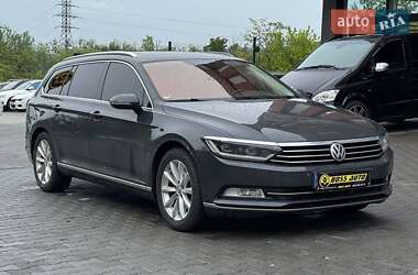 Універсал Volkswagen Passat 2016 в Чернівцях