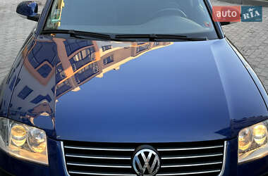 Седан Volkswagen Passat 2004 в 