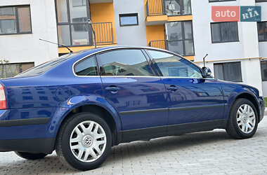 Седан Volkswagen Passat 2004 в 