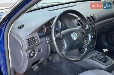 Седан Volkswagen Passat 2004 в 