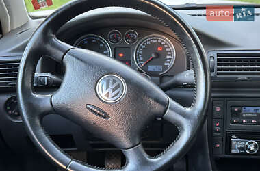Седан Volkswagen Passat 2004 в 