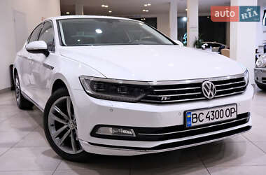Седан Volkswagen Passat 2015 в 