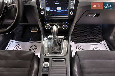 Седан Volkswagen Passat 2015 в 