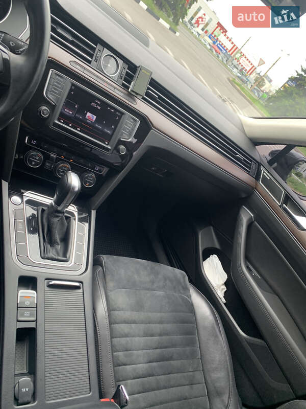 Універсал Volkswagen Passat 2015 в Харкові