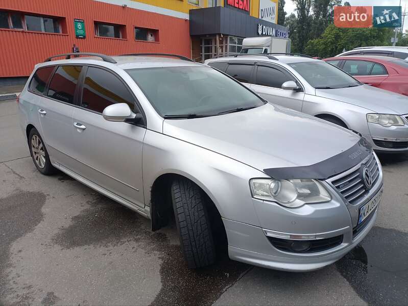 Универсал Volkswagen Passat 2010 в Киеве