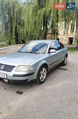 Седан Volkswagen Passat 2001 в Дашеве