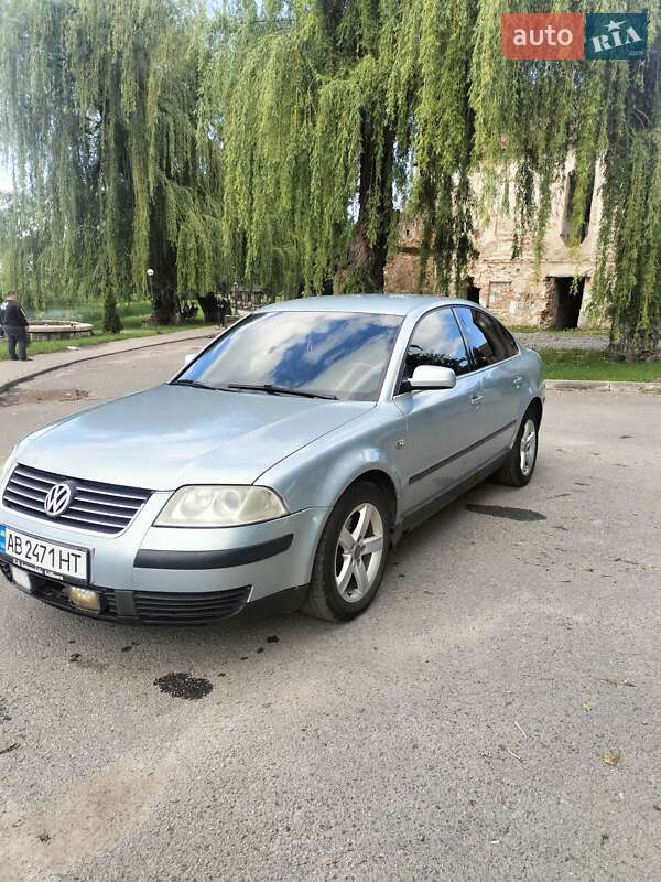 Седан Volkswagen Passat 2001 в Дашеві