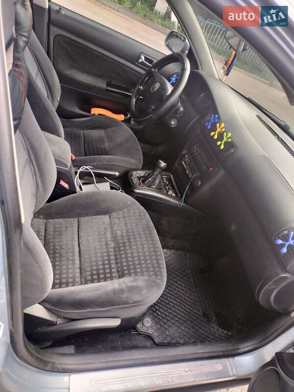 Седан Volkswagen Passat 2001 в Дашеві