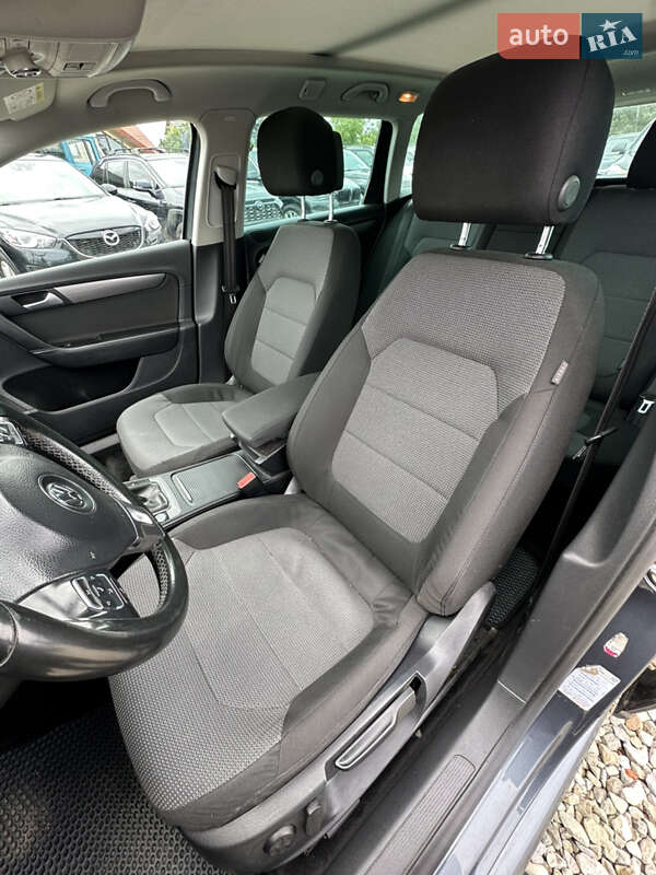 Універсал Volkswagen Passat 2014 в Івано-Франківську