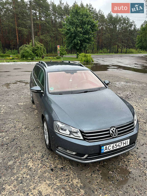 Универсал Volkswagen Passat 2011 в Маневичах