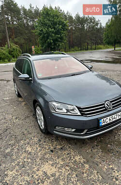 Универсал Volkswagen Passat 2011 в Маневичах