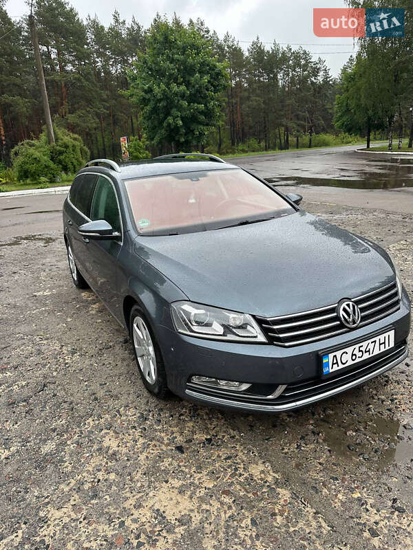 Универсал Volkswagen Passat 2011 в Маневичах