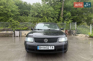 Седан Volkswagen Passat 1999 в 