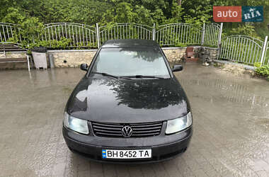 Седан Volkswagen Passat 1999 в 