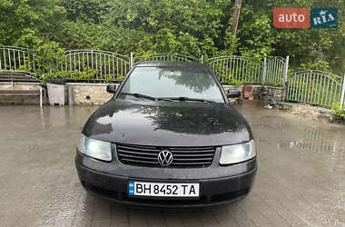 Седан Volkswagen Passat 1999 в 