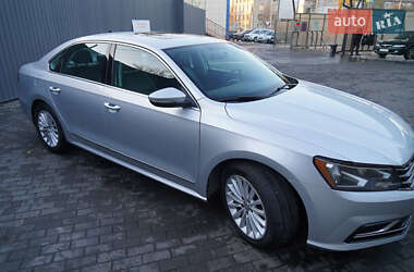Седан Volkswagen Passat 2015 в Днепре