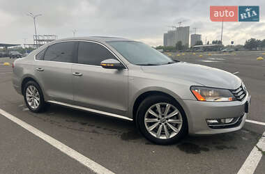 Седан Volkswagen Passat 2012 в Киеве