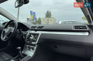 Универсал Volkswagen Passat 2012 в 
