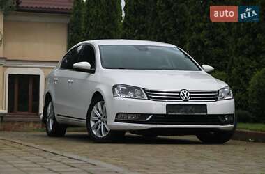 Седан Volkswagen Passat 2011 в Сарнах