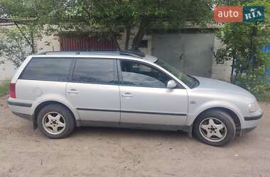 Универсал Volkswagen Passat 1998 в Смеле