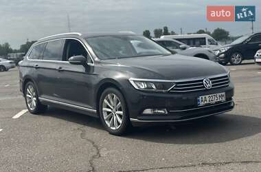 Универсал Volkswagen Passat 2015 в Киеве