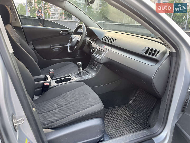 Универсал Volkswagen Passat 2006 в Харькове