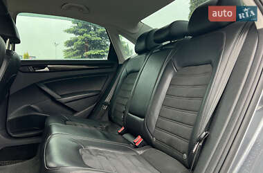 Седан Volkswagen Passat 2015 в 
