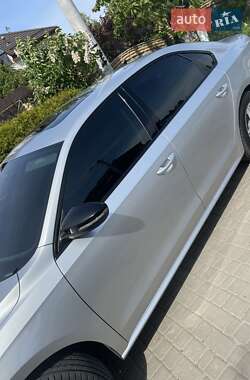 Седан Volkswagen Passat 2015 в 