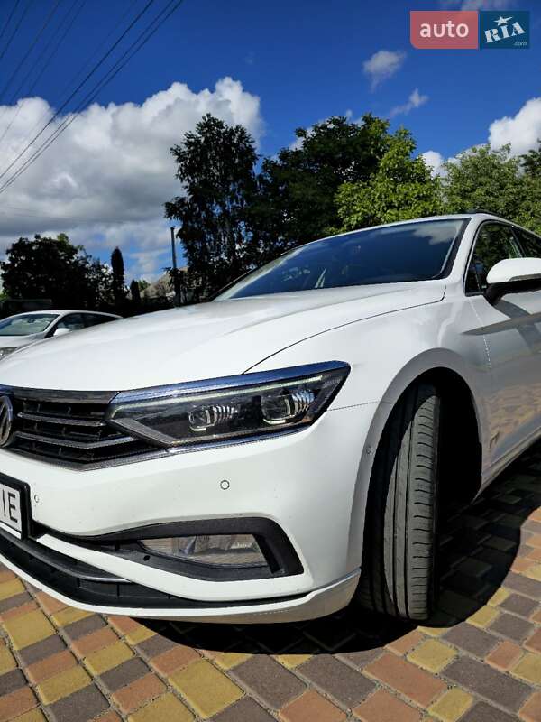 Універсал Volkswagen Passat 2019 в Києві