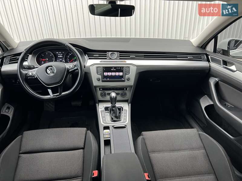 Универсал Volkswagen Passat 2017 в Дрогобыче