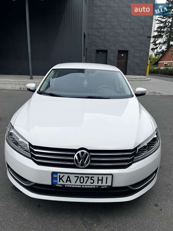 Седан Volkswagen Passat 2012 в Броварах