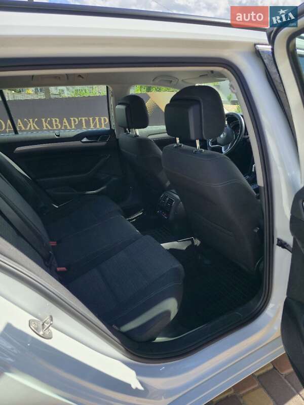 Універсал Volkswagen Passat 2019 в Києві