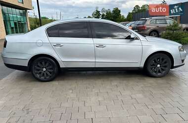 Седан Volkswagen Passat 2005 в 